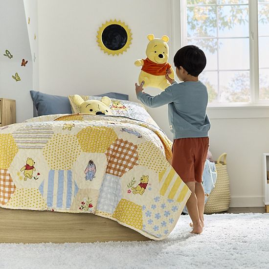  The Big One® Disney's Winnie The Pooh Quilt Set With Shams